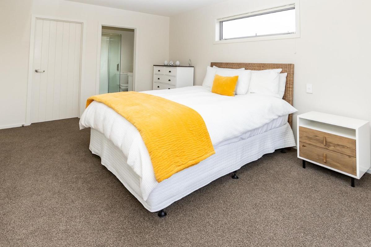 Poppa Pete'S - Te Anau Holiday Home Экстерьер фото