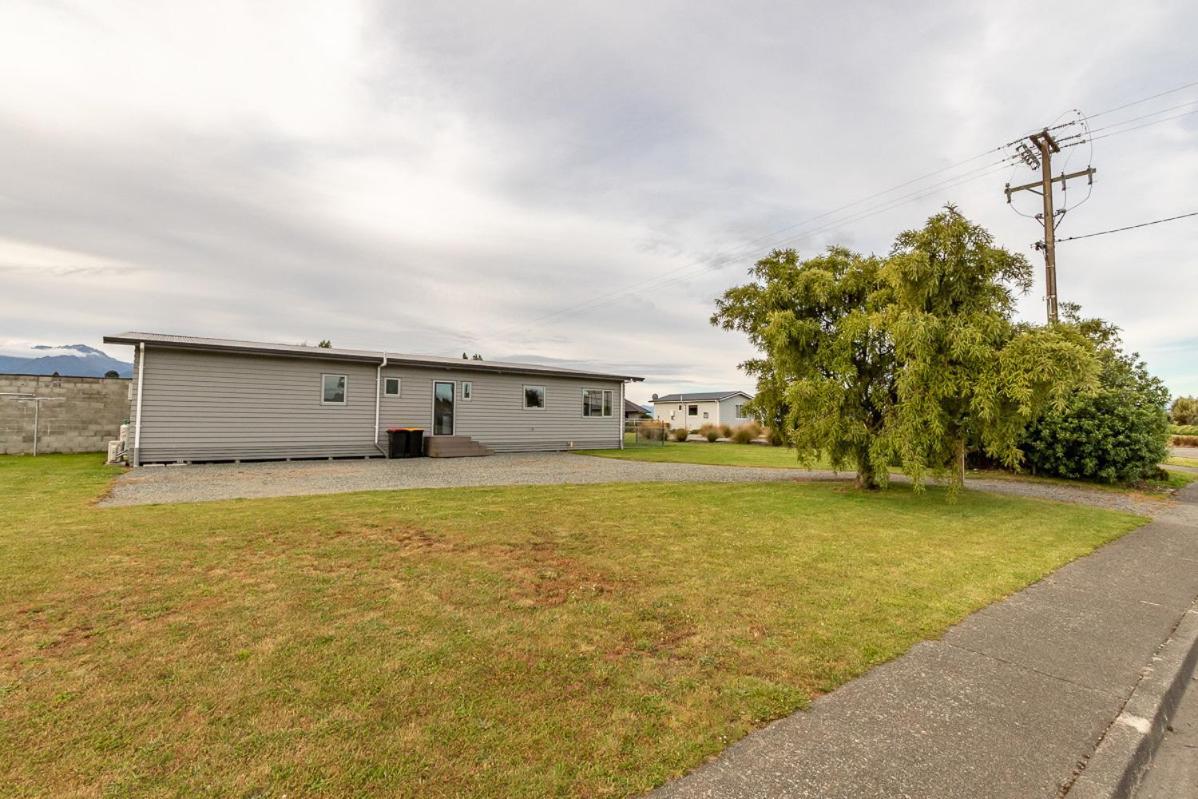 Poppa Pete'S - Te Anau Holiday Home Экстерьер фото