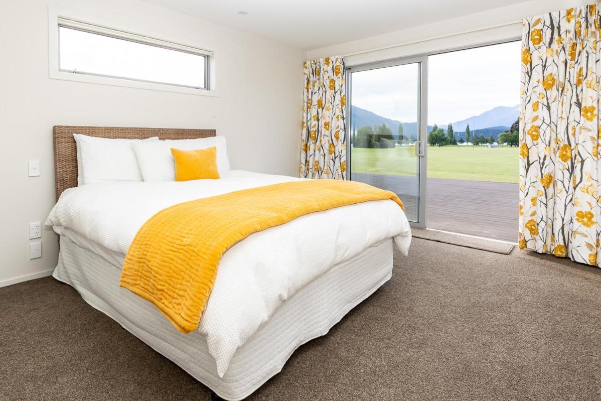 Poppa Pete'S - Te Anau Holiday Home Экстерьер фото
