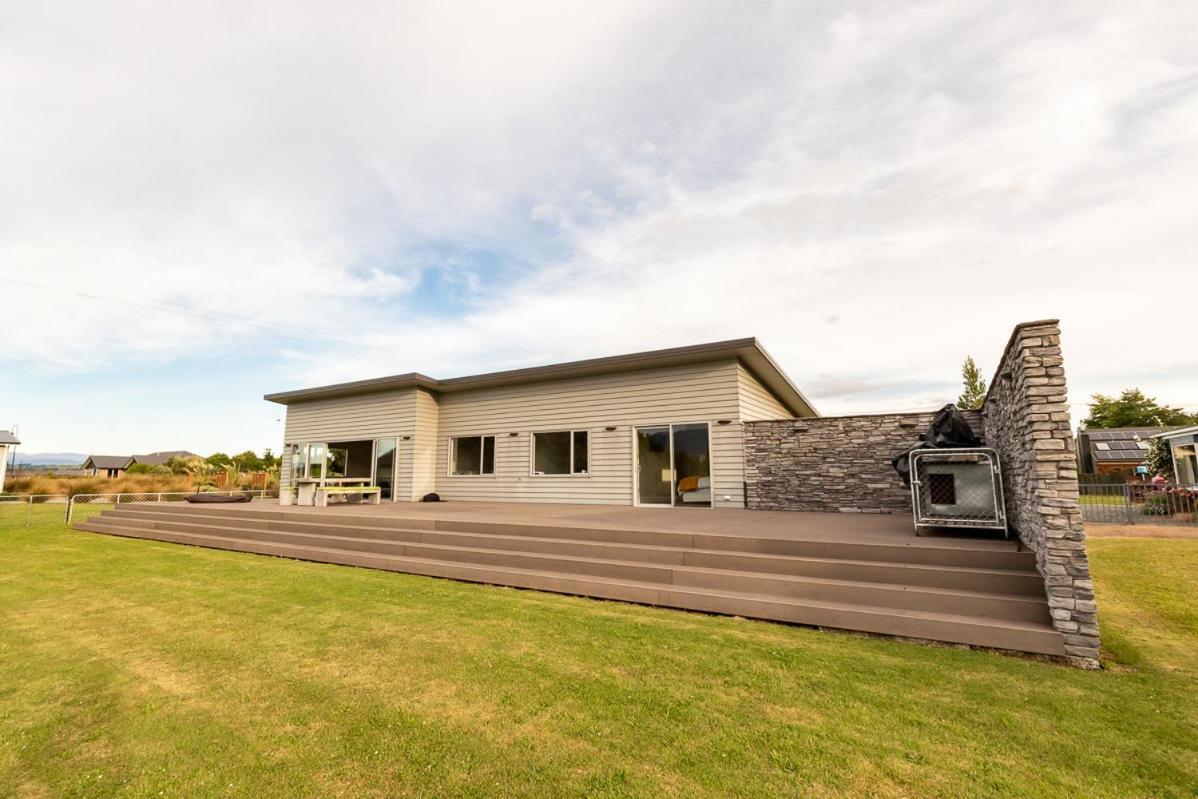 Poppa Pete'S - Te Anau Holiday Home Экстерьер фото
