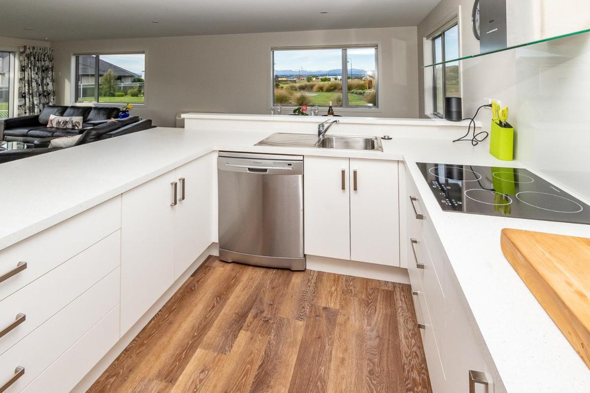 Poppa Pete'S - Te Anau Holiday Home Экстерьер фото